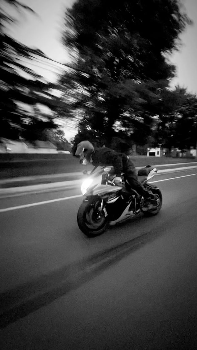 gsxr #suzuki #motorcycle #bikelife #louisvuitton #louisv #explore