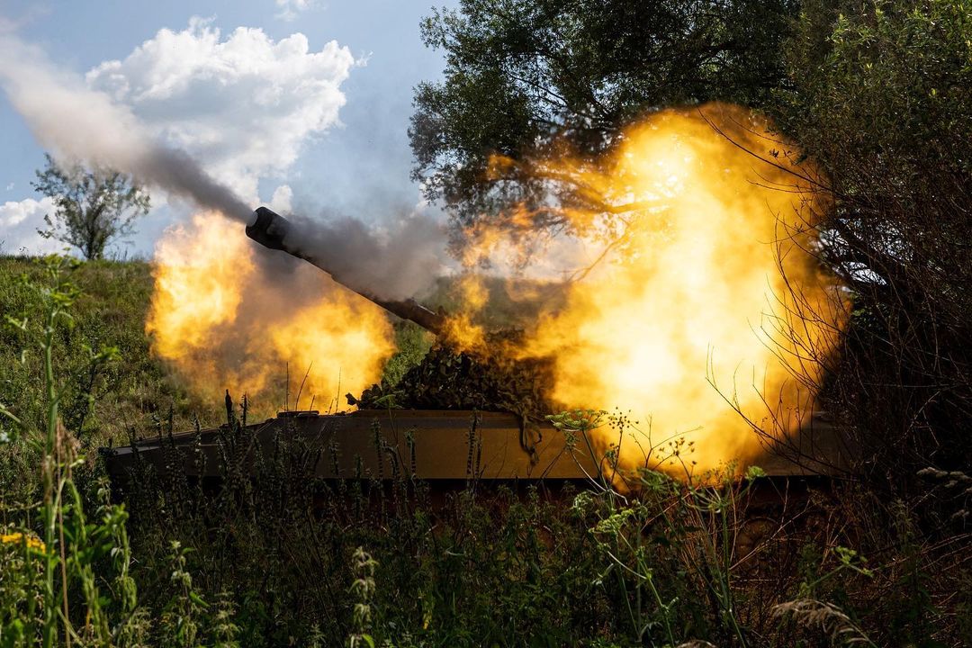 “333”

Ukrainian self-propelled artillery shoots towards Russian forces at a ...