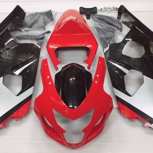 Upgrade your Suzuki GSXR 600/750 with red OEM Style Fairings for a stylish an...