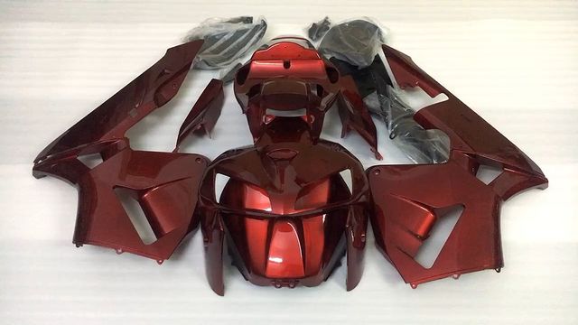 Get ready to turn heads with the Candy Red Honda CBR 600RR Fairings. 👌🏍️🔝
...