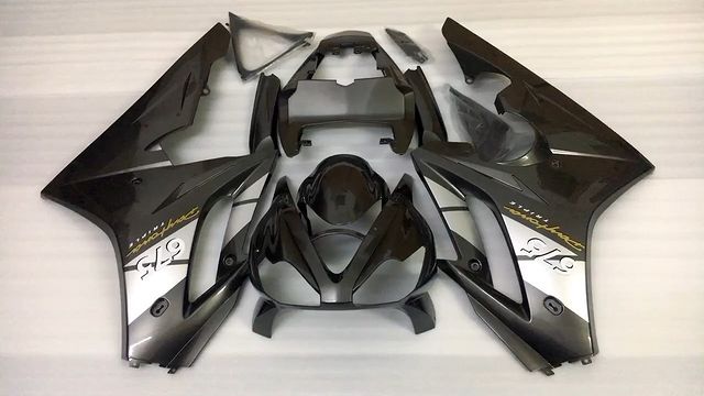 Experience the ultimate ride with Daytona 675 OEM Style Silver Fairings. 🔝🔝...