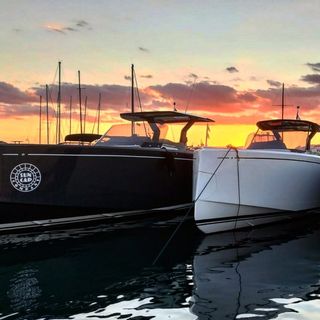 Another beautiful sunset in the bay! ?
•
@suncapcompany 
? +33(0) 637 590 3...