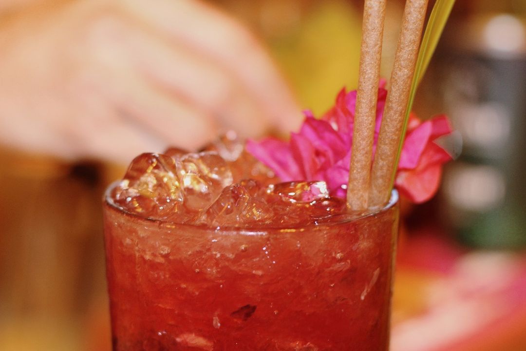 -10% en Happy Hours sur nos cocktails colorés et nos tapas qui vous ferons ch...