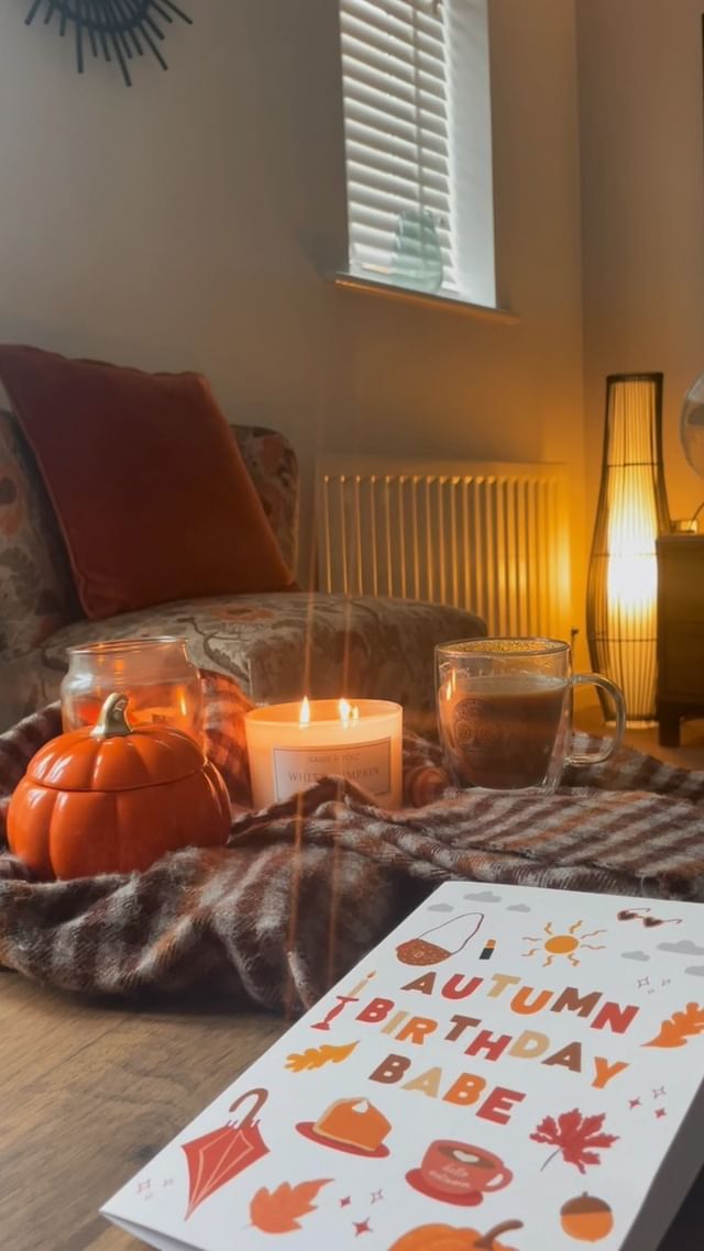 Autumn lovers, it’s our time. 🎃🍂🕯️ #autumnvibes #cosy #autumnbirthday #co...