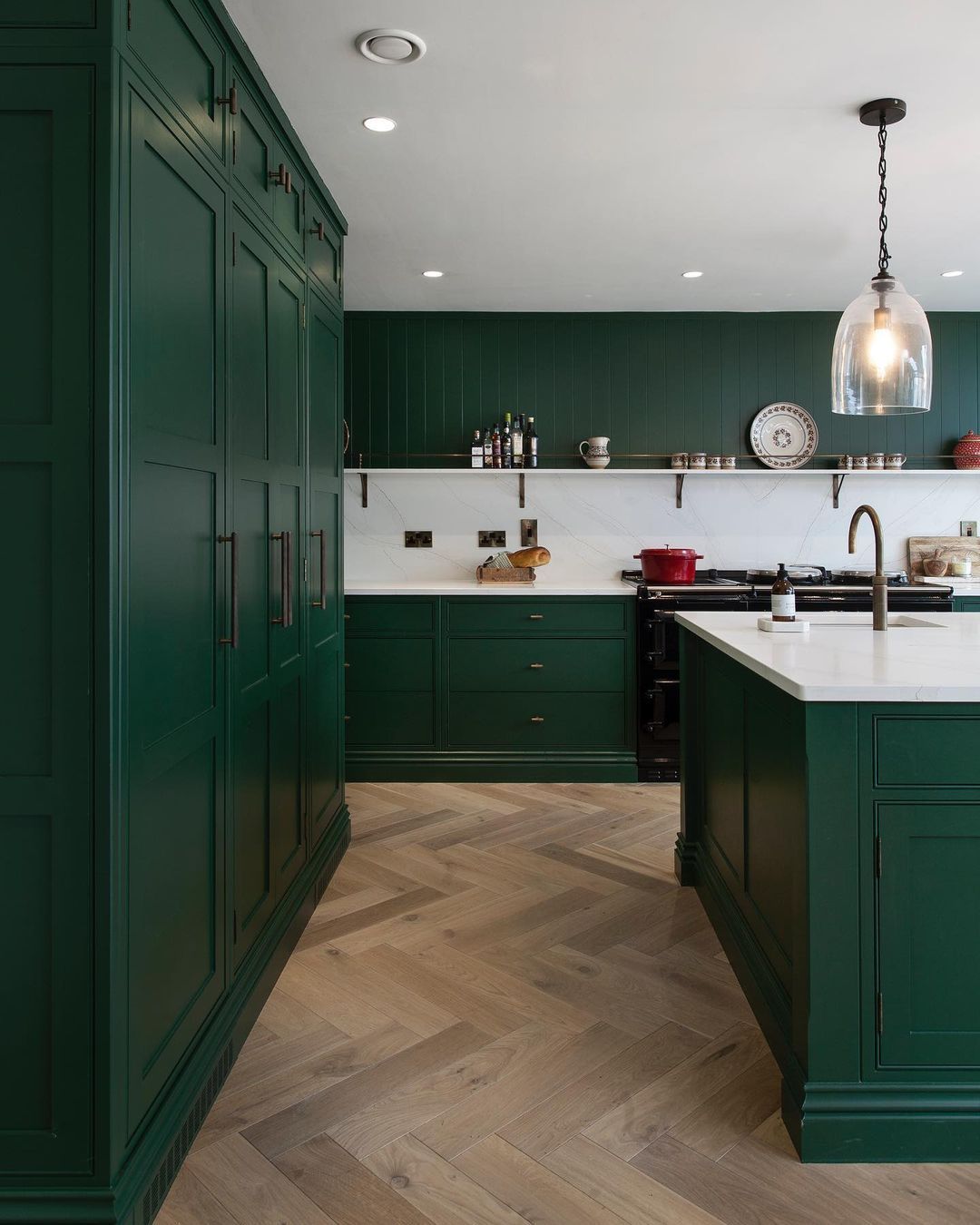 Introducing a stunning display of daring chromatic contrasts: a verdant green...